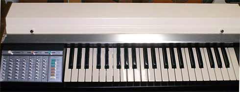 HAMMOND &nbsp; Synthesizer